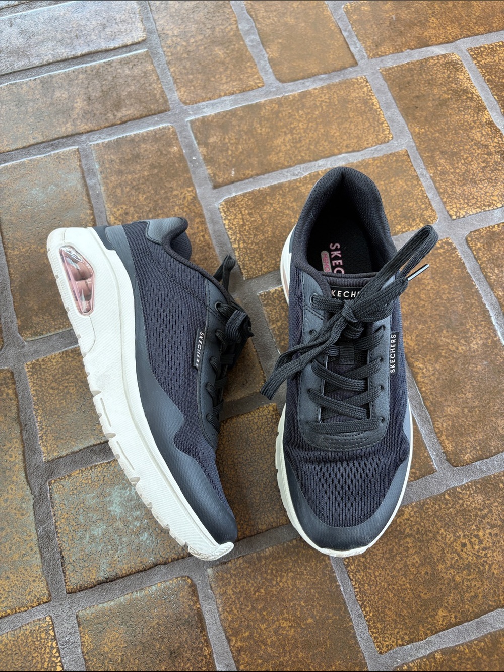 Skechers Black Uno Flex Elevatin’ Sneakers